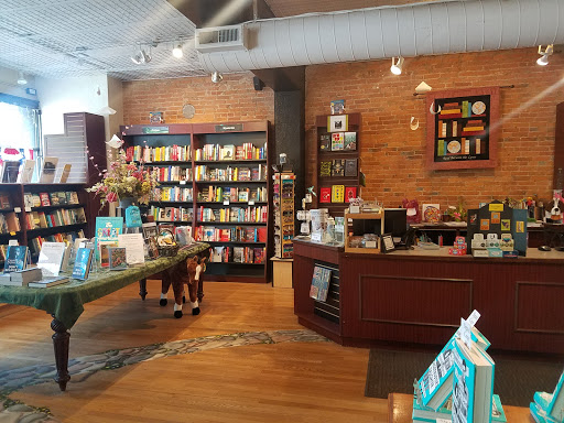 Book Store «Read Between the Lynes», reviews and photos, 111 E Van Buren St, Woodstock, IL 60098, USA