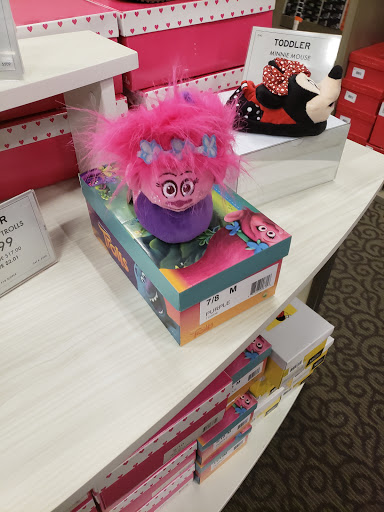 Shoe Store «DSW Designer Shoe Warehouse», reviews and photos, 10401 State St, Sandy, UT 84070, USA