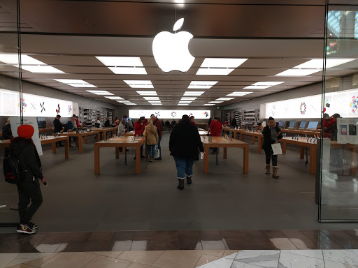 Computer Store «Apple Rockingham Park», reviews and photos, 99 Rockingham Park Blvd, Salem, NH 03079, USA