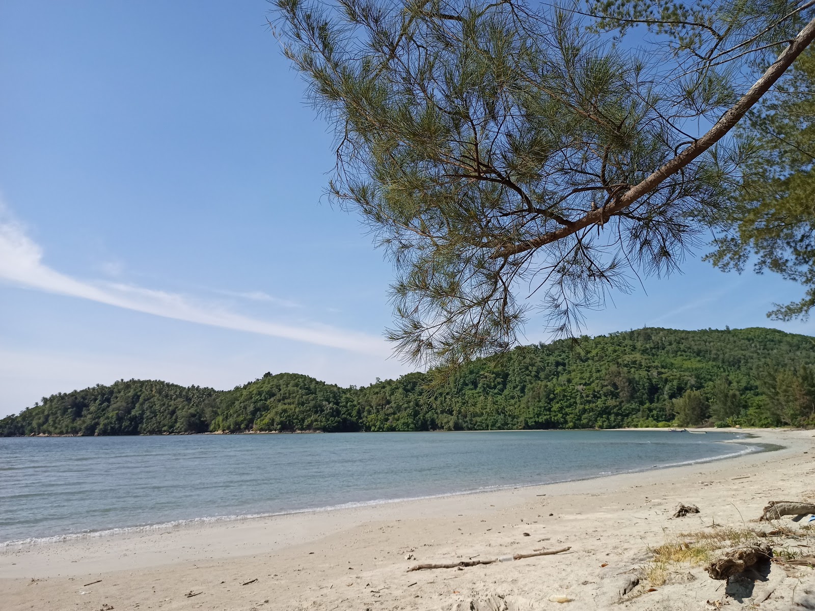 Foto di Kimihang Beach con una superficie del sabbia luminosa