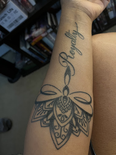 Explore memorial tattoo ideas for mom, creative tattoo ideas in North Charleston, available at Breakthrough Tattoo