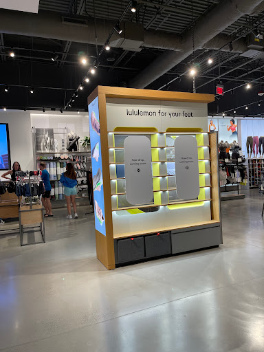 Sportswear Store «lululemon», reviews and photos, 2223 N Westshore Blvd #264, Tampa, FL 33607, USA