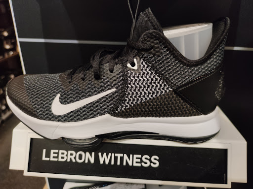 Clothing Store «Nike Factory Store», reviews and photos, 5900 Sugarloaf Pkwy #528, Lawrenceville, GA 30043, USA