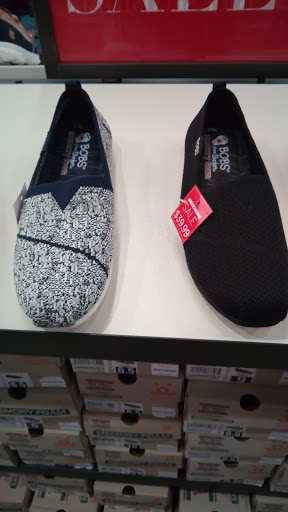 Shoe Store «SKECHERS Factory Outlet», reviews and photos, 5900 Sugarloaf Pkwy #225, Lawrenceville, GA 30043, USA