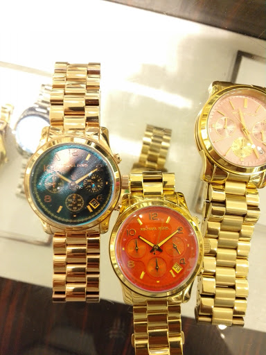 Shopping Mall «Kenwood Towne Centre», reviews and photos, 7875 Montgomery Rd, Cincinnati, OH 45236, USA