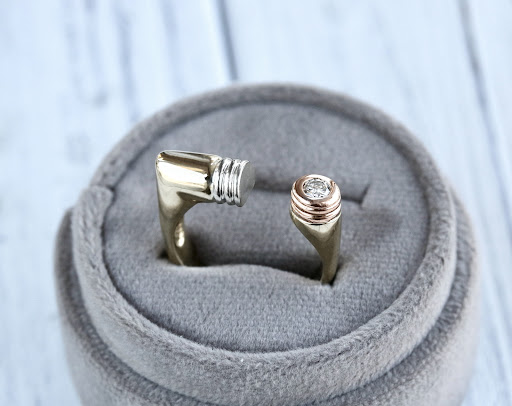 Pawn Shop «Hilltop Pawn Shop», reviews and photos, 1721 Laskin Rd, Virginia Beach, VA 23454, USA