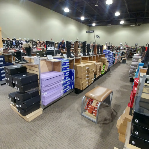 Shoe Store «DSW Designer Shoe Warehouse», reviews and photos, 5031 Shoppes Blvd, Moosic, PA 18507, USA