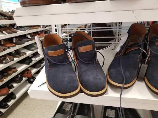 Clothing Store «Ross Dress for Less», reviews and photos, 921 E Commercial Blvd, Oakland Park, FL 33334, USA