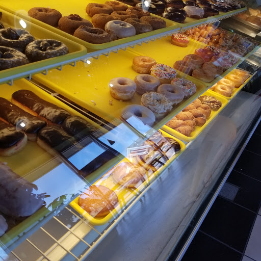 Donut Shop «Fresh Donuts», reviews and photos, 1188 E State St a, Geneva, IL 60134, USA