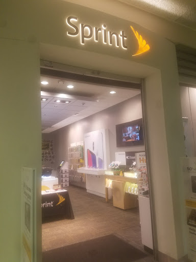 Shopping Mall «Century III Mall», reviews and photos, 3075 Clairton Rd, West Mifflin, PA 15123, USA