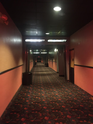 Movie Theater «Regal Cinemas Henrietta 18», reviews and photos, 525 Marketplace Dr, Rochester, NY 14623, USA