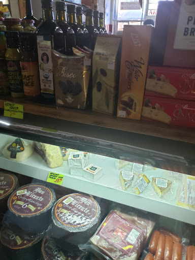 Wine Store «Happy Wine Calle Ocho», reviews and photos, 5792 SW 8th St, Miami, FL 33144, USA