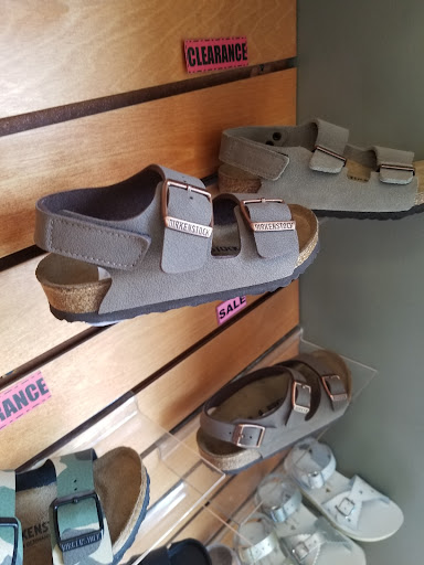 Shoe Store «Village Shoes», reviews and photos, 50 E Via Del Oro, Fresno, CA 93720, USA