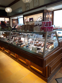 Atmosphère du Restaurant Pâtisserie Chocolaterie Bigot à Amboise - n°12