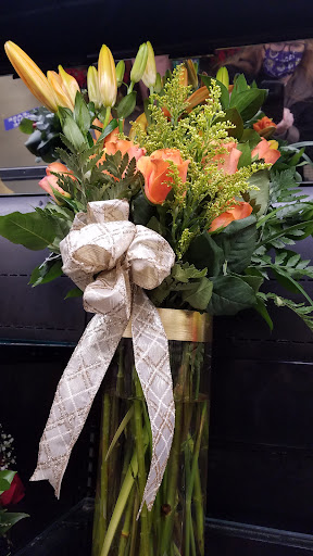 Grocery Store «Quality Food Center», reviews and photos, 1009 Monroe Ave, Enumclaw, WA 98022, USA