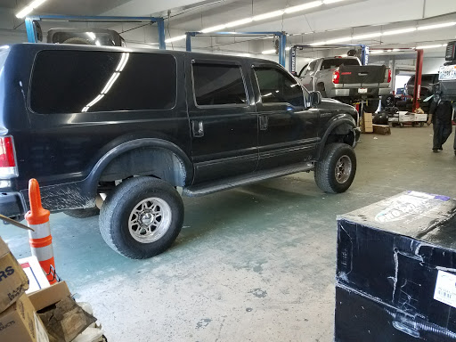 Truck Accessories Store «4 Wheel Parts Performance Center», reviews and photos, 550 W San Carlos St, San Jose, CA 95126, USA