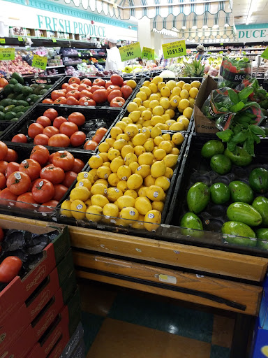 Grocery Store «Supreme Shop n Bag», reviews and photos, 4301 Walnut St, Philadelphia, PA 19104, USA