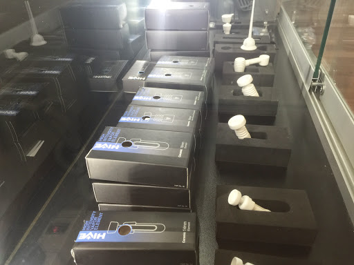 Tobacco Shop «Harbor Glass & Fine Tobacco», reviews and photos, 409 W Ehringhaus St, Elizabeth City, NC 27909, USA