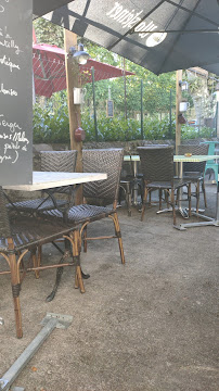 Atmosphère du Restaurant La petite cantine à Brive-la-Gaillarde - n°2