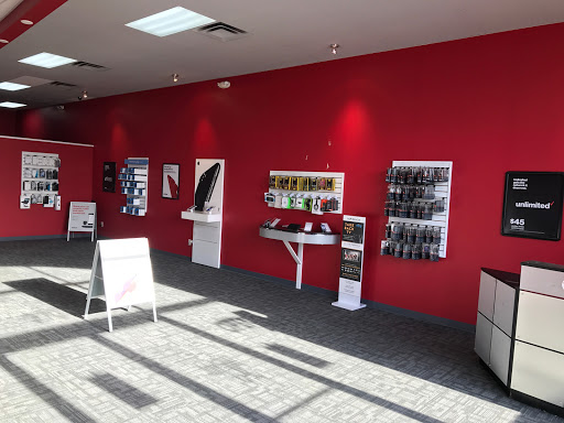 Cell Phone Store «GoWireless Verizon Authorized Retailer», reviews and photos, 2707 Hubbard Rd, Madison, OH 44057, USA