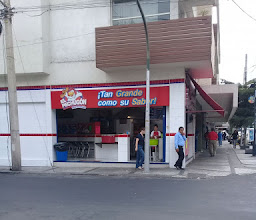 Pollo el pechugon photo