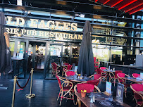 Atmosphère du Restaurant de viande GOLD EAGLES Restaurant Brasserie Pub à Marseille - n°4
