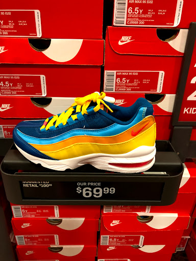 Sporting Goods Store «Nike Factory Store», reviews and photos, 5195 Factory Shops Blvd, Ellenton, FL 34222, USA