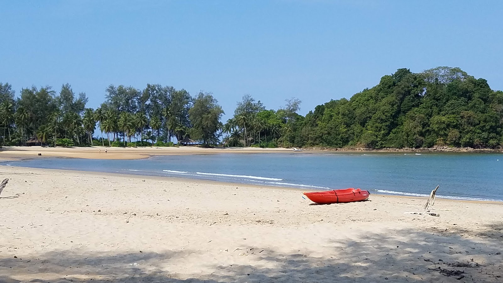 Foto van Phrathong Beach met turquoise water oppervlakte