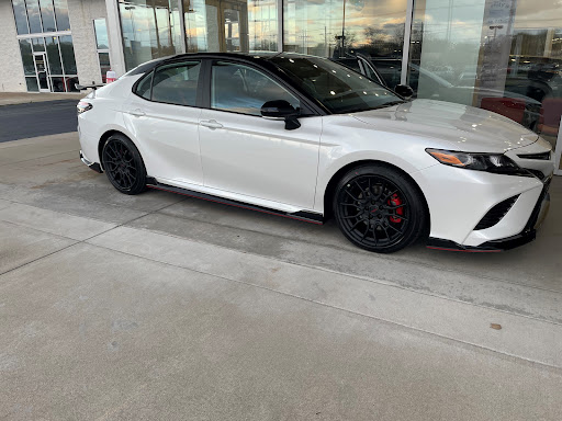 Toyota Dealer «Toyota of Louisville on Dixie Highway», reviews and photos, 6514 Dixie Hwy, Louisville, KY 40258, USA