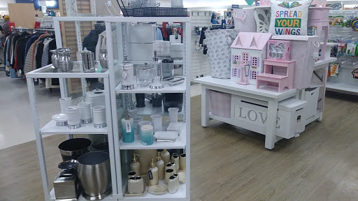 Department Store «Marshalls & HomeGoods», reviews and photos, 701 NJ-440, Jersey City, NJ 07304, USA