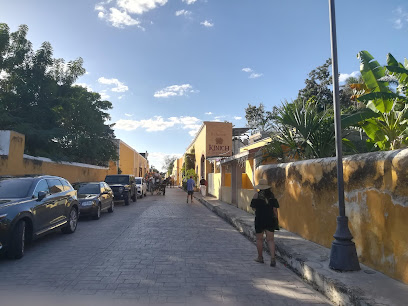 Estacionamiento Restaurante Kinich