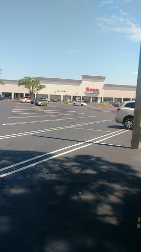 Grocery Store «Save-A-Lot», reviews and photos, 2021 George Jenkins Blvd #9a, Lakeland, FL 33815, USA