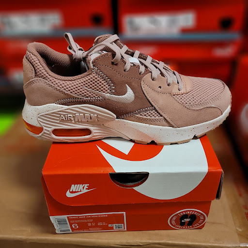 Shoe Store «Famous Footwear», reviews and photos, 31 Furlong Dr, Revere, MA 02151, USA