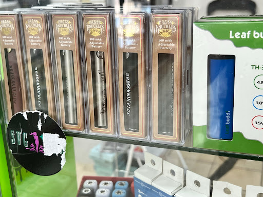 Tobacco Shop «Smoke Tokz Head Shop KC», reviews and photos, 1263 W 103rd St, Kansas City, MO 64114, USA