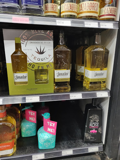 Liquor Store «Bayway World of Liquors», reviews and photos, 639 Bayway, Elizabeth, NJ 07202, USA