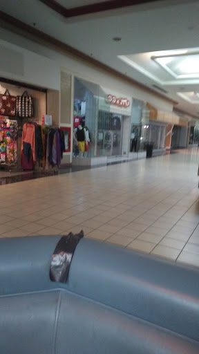 Shopping Mall «County Fair Fashion Mall», reviews and photos, 1264 E Gibson Rd E-500, Woodland, CA 95776, USA