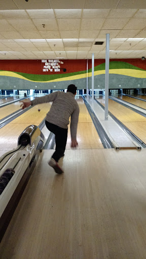 Bowling Alley «Lanes & Games», reviews and photos, 195 Concord Turnpike, Cambridge, MA 02140, USA