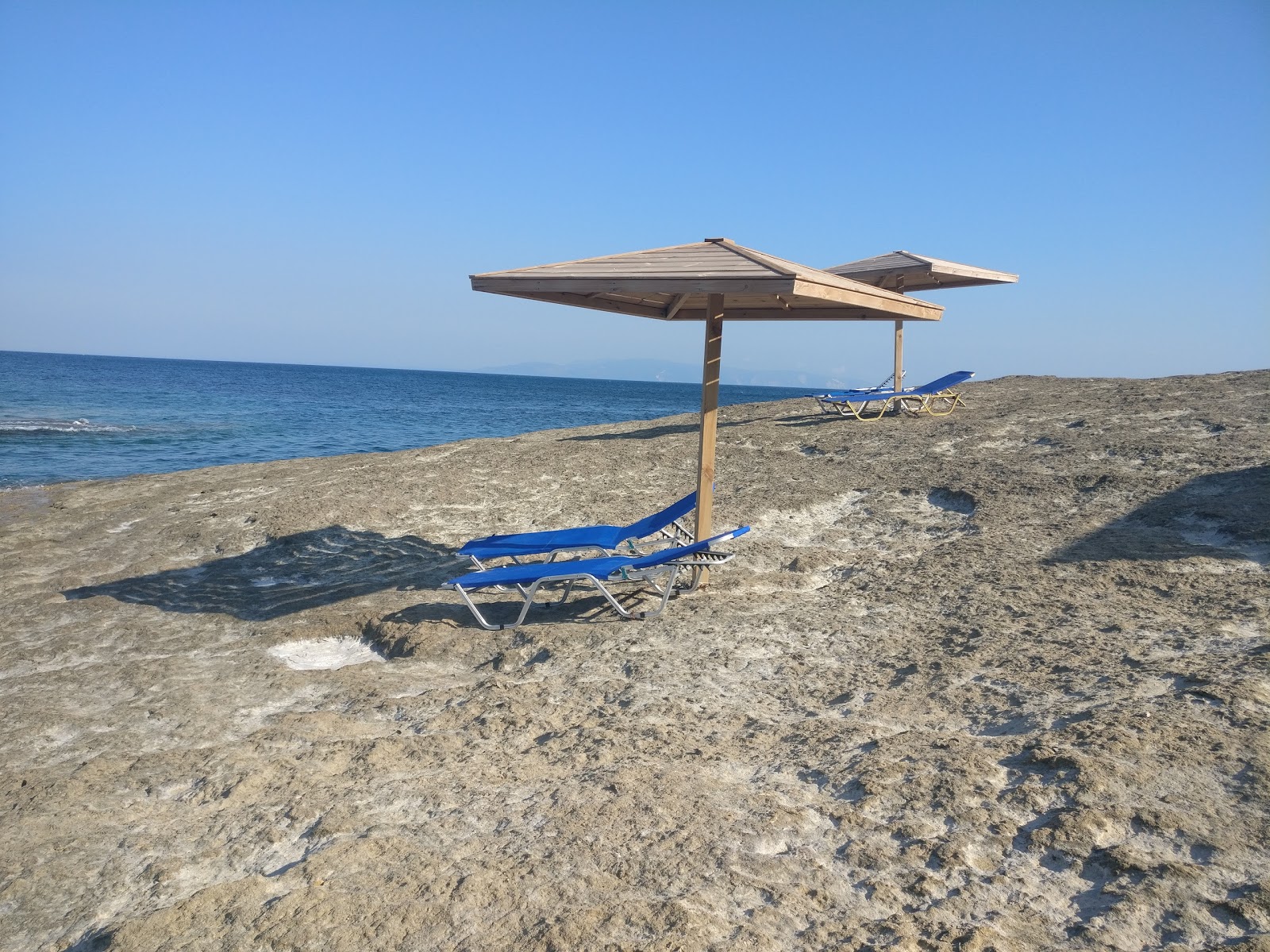 Amandakis beach'in fotoğrafı imkanlar alanı