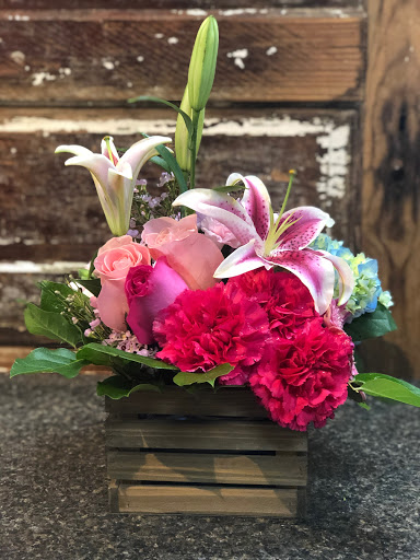 Florist «Stockbridge Florist & Gifts», reviews and photos, 118 N Berry St, Stockbridge, GA 30281, USA