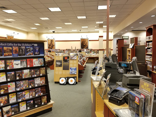 Book Store «Barnes & Noble», reviews and photos, 102 Park Ave #1, Willow Grove, PA 19090, USA