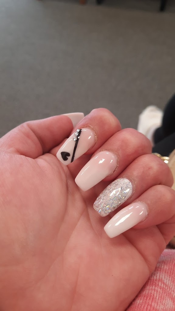 Beauty Nails & Spa 15522