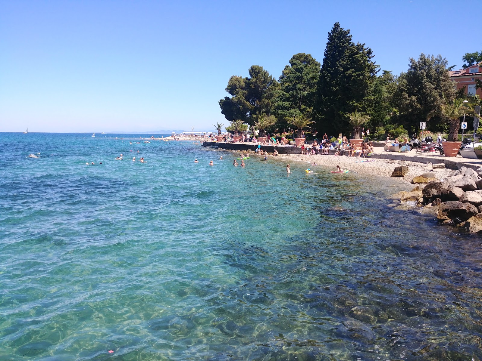 Fotografija Plaža Svetilnik z lahki fini kamenček površino