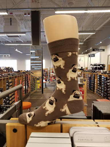 Shoe Store «DSW Designer Shoe Warehouse», reviews and photos, 1919 Boston Post Rd #250, Guilford, CT 06437, USA