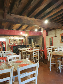 Atmosphère du Restaurant français Restaurant Chez Henri II Beaugency - n°12