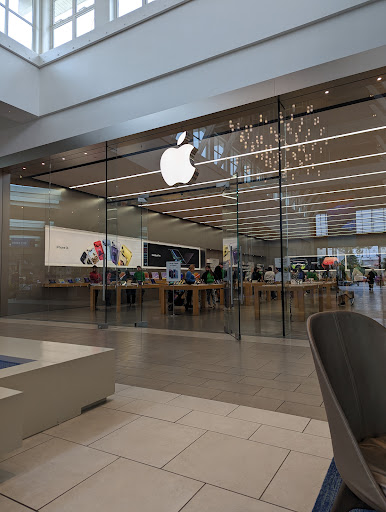 Apple Manhattan Village image