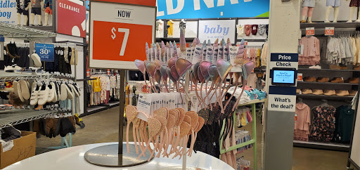 Clothing Store «Old Navy», reviews and photos, 3131 E Main St, Mohegan Lake, NY 10547, USA