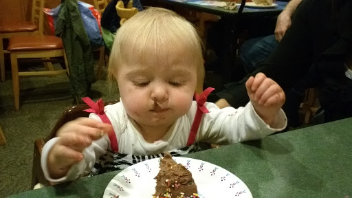 Pizza Restaurant «Round Table Pizza - University Place, WA», reviews and photos, 7011 27th St W, University Place, WA 98466, USA