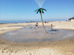 Zdjęcie Coney Island Beach - popularne miejsce wśród znawców relaksu