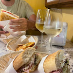 Photo n°1 de l'avis de Marianna.i fait le 21/07/2023 à 15:29 sur le  Enopaninoteca Gilberto e Vera à Lipari