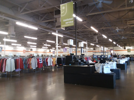 Thrift Store «Thunderbird & Scottsdale Goodwill Retail Store & Donation Center», reviews and photos, 14202 N Scottsdale Rd, Scottsdale, AZ 85254, USA